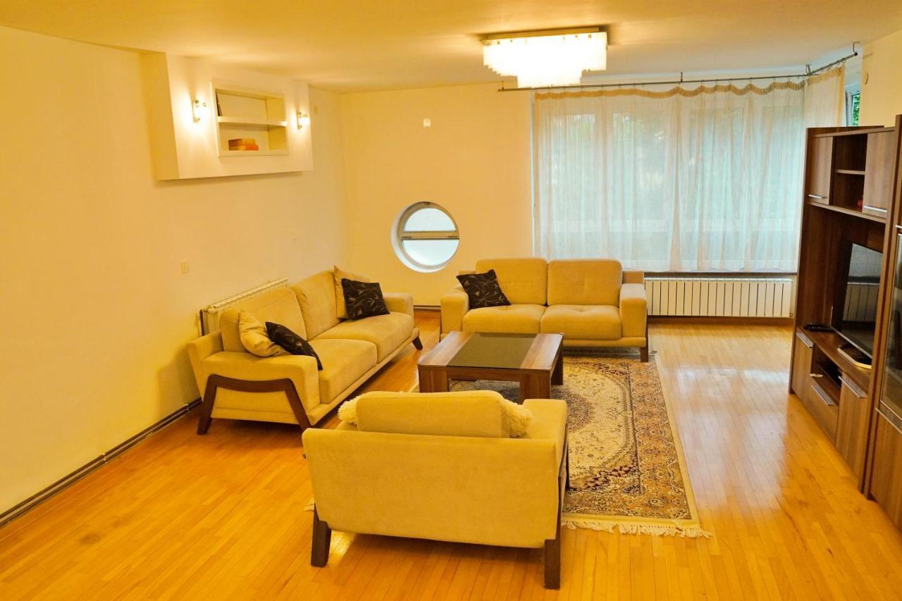 City Center Grand Apartment - Three-Bedroom, Free Parking Sarajevo Exterior foto